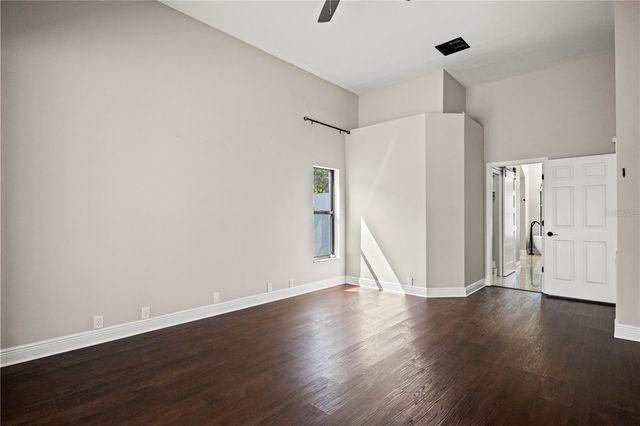 5104 E LONGBOAT BOULEVARD, Tampa, FL 33615