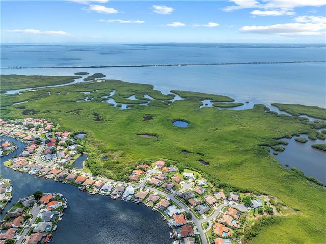5104 E LONGBOAT BOULEVARD, Tampa, FL 33615