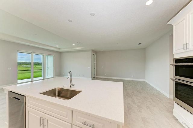 10016 REMBRANDT WAY 102, Bradenton, FL 34212