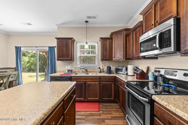 260 Breakwater Drive, Sneads Ferry, NC 28460