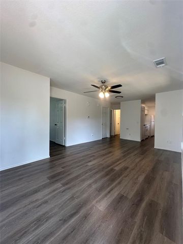 509 Central Ave A, Elgin, TX 78621