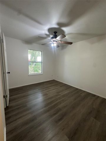 509 Central Ave A, Elgin, TX 78621