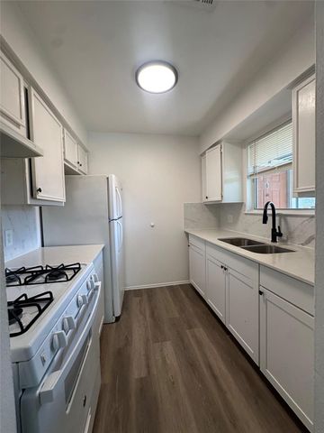 509 Central Ave A, Elgin, TX 78621