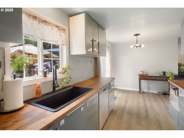 3426 ROYAL Ave, Eugene, OR 97402