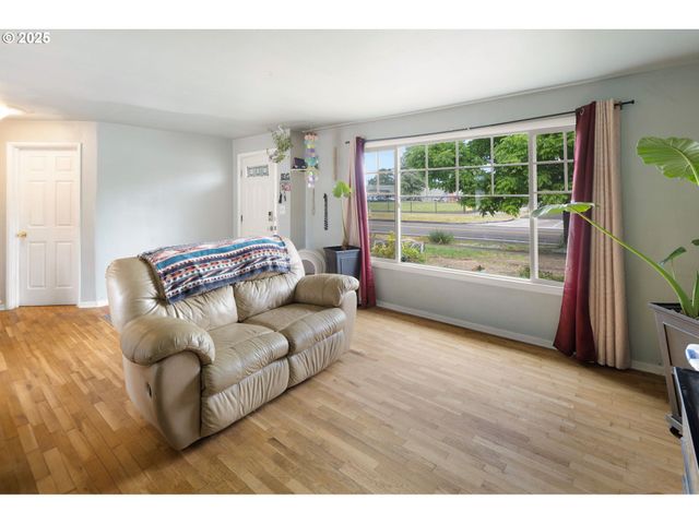 3426 ROYAL Ave, Eugene, OR 97402