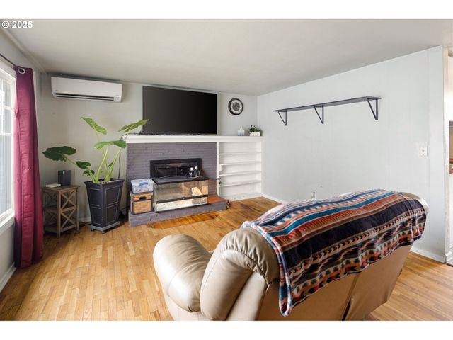 3426 ROYAL Ave, Eugene, OR 97402