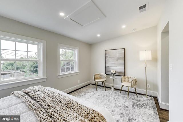 4616 8TH ST NW, Washington, DC 20011