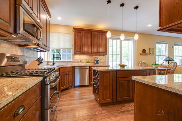 1875 Trevino Terrace, Vernon Hills, IL 60061