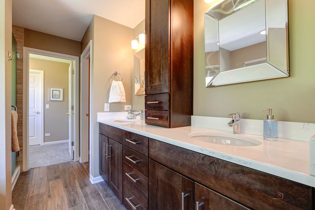 1875 Trevino Terrace, Vernon Hills, IL 60061