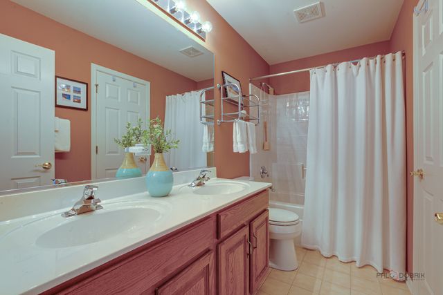 1875 Trevino Terrace, Vernon Hills, IL 60061