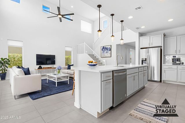 8962 W MARSHALL Avenue, Glendale, AZ 85305