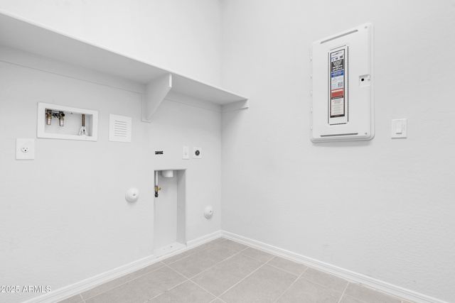 8962 W MARSHALL Avenue, Glendale, AZ 85305