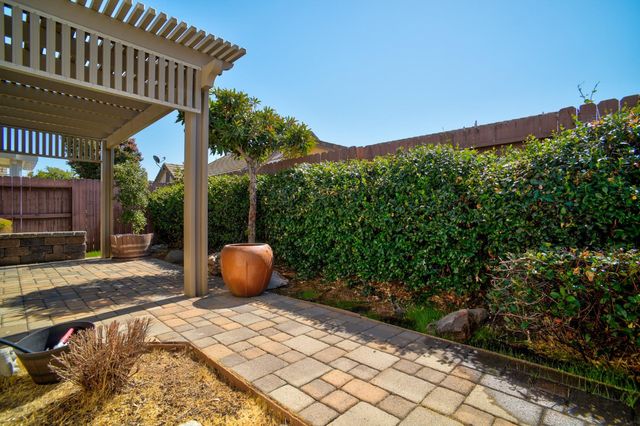 7828 Barnsley Way, Elk Grove, CA 95757