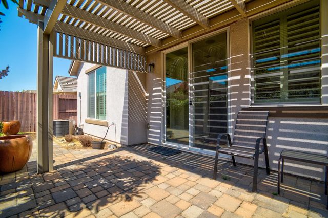 7828 Barnsley Way, Elk Grove, CA 95757