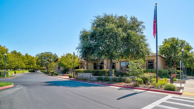 7828 Barnsley Way, Elk Grove, CA 95757