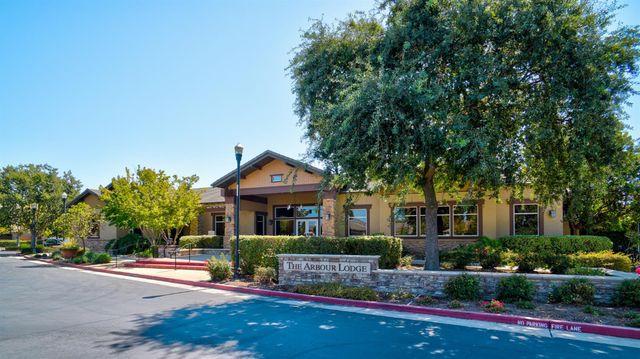 7828 Barnsley Way, Elk Grove, CA 95757