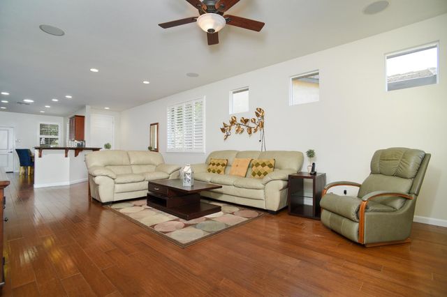 7828 Barnsley Way, Elk Grove, CA 95757