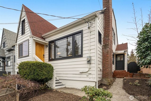 5009 S Alaska Street, Seattle, WA 98118