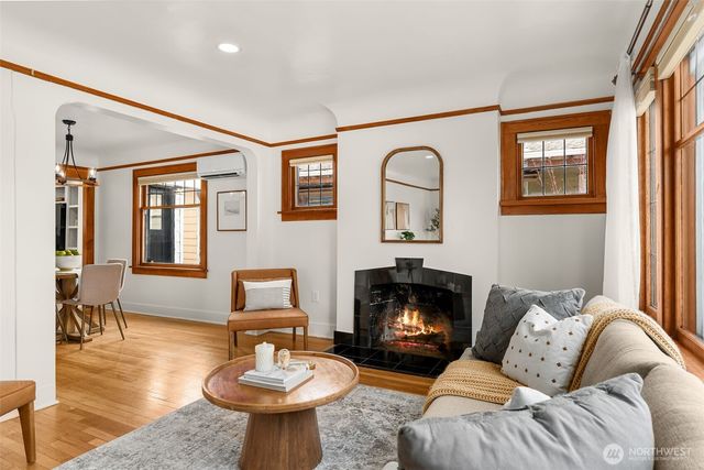 5009 S Alaska Street, Seattle, WA 98118