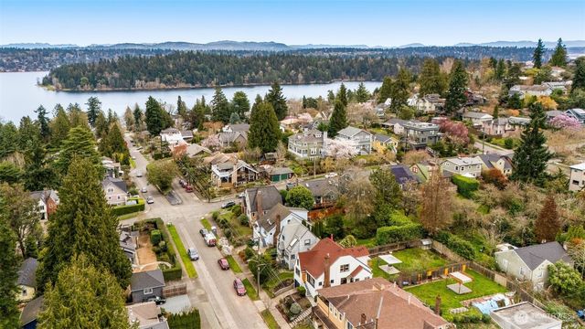 5009 S Alaska Street, Seattle, WA 98118