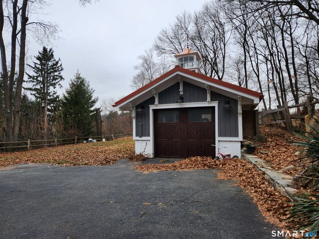 10 Washington Avenue, Danbury, CT 06810