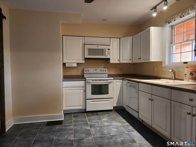 10 Washington Avenue, Danbury, CT 06810