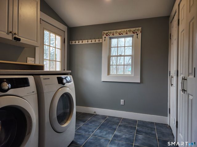 10 Washington Avenue, Danbury, CT 06810