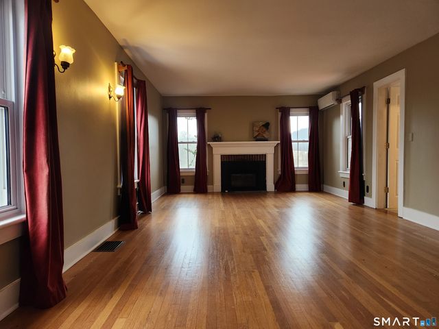 10 Washington Avenue, Danbury, CT 06810