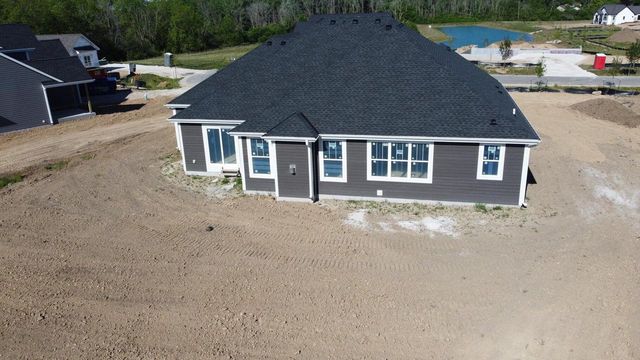 9800 N Migratory COURT, Mequon, WI 53097