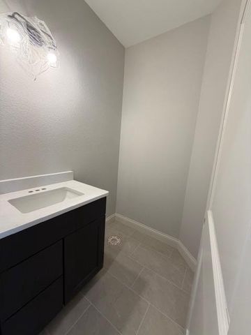 9800 N Migratory COURT, Mequon, WI 53097