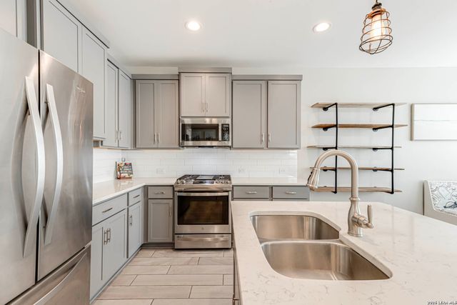1426 E Sandalwood, San Antonio, TX 78209