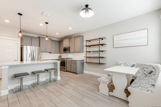1426 E Sandalwood, San Antonio, TX 78209