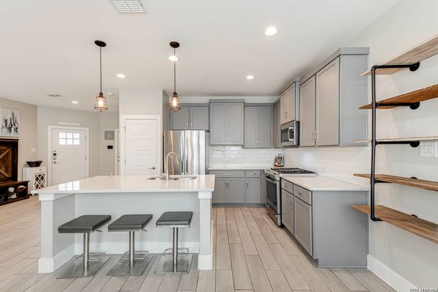 1426 E Sandalwood, San Antonio, TX 78209