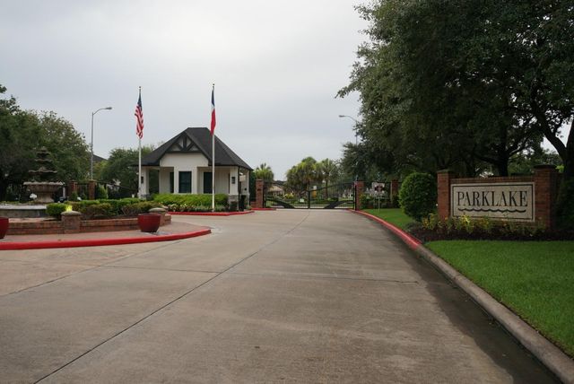 1710 Parklake Village, Katy, TX 77450