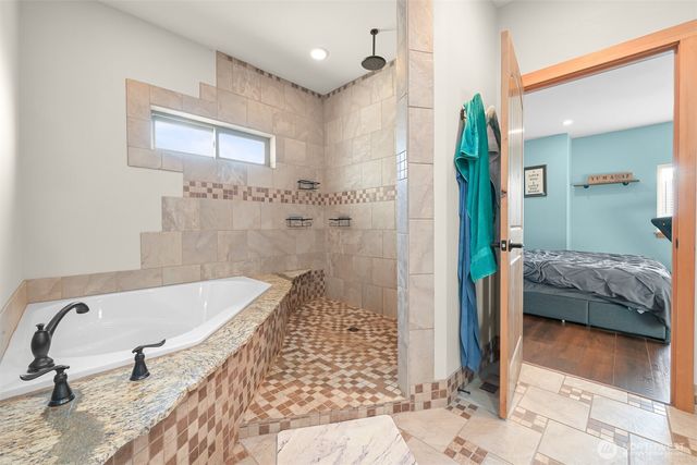 2102 Shortcake Lane, Lynden, WA 98264