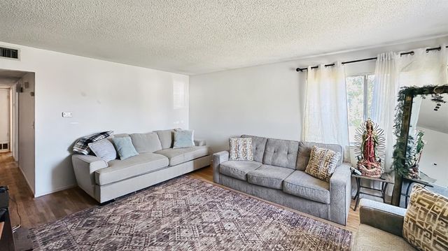 945 S 1st Street, Kerman, CA 93630