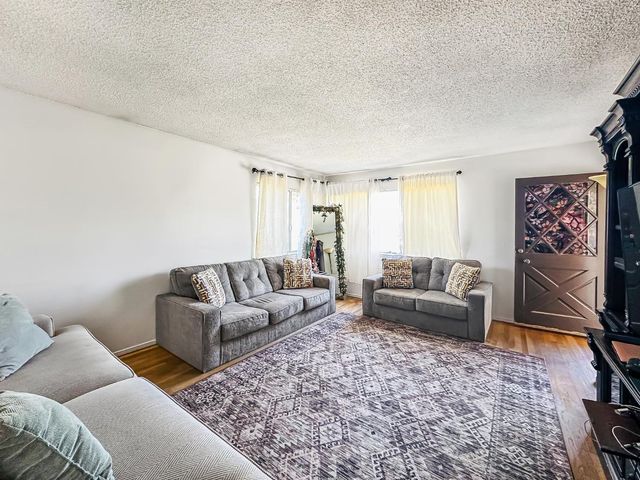 945 S 1st Street, Kerman, CA 93630
