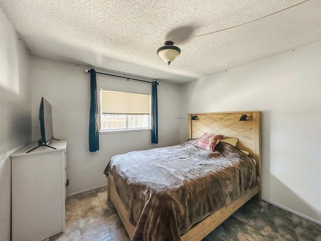 945 S 1st Street, Kerman, CA 93630