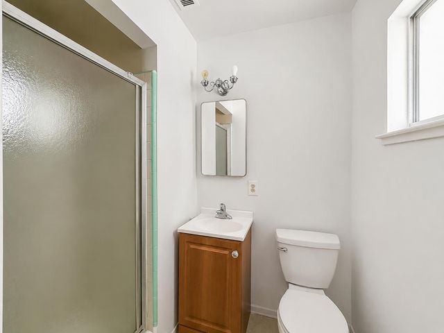 945 S 1st Street, Kerman, CA 93630