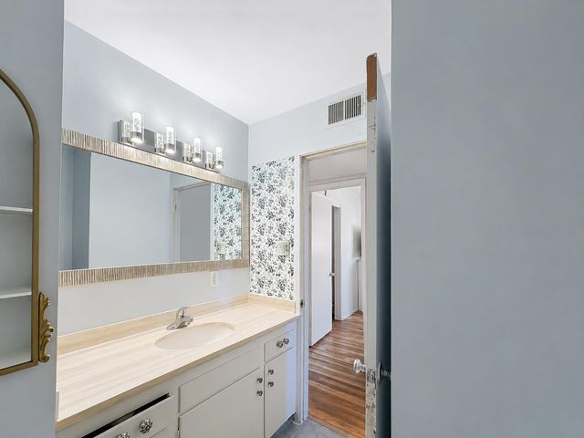 945 S 1st Street, Kerman, CA 93630