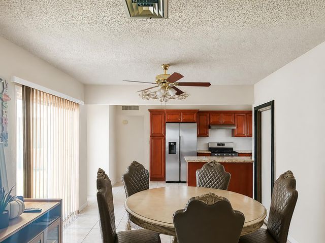 945 S 1st Street, Kerman, CA 93630