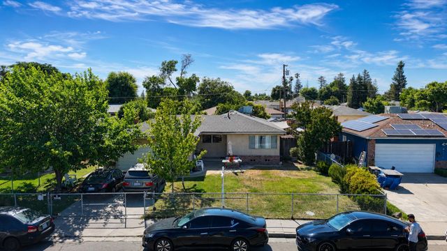 945 S 1st Street, Kerman, CA 93630