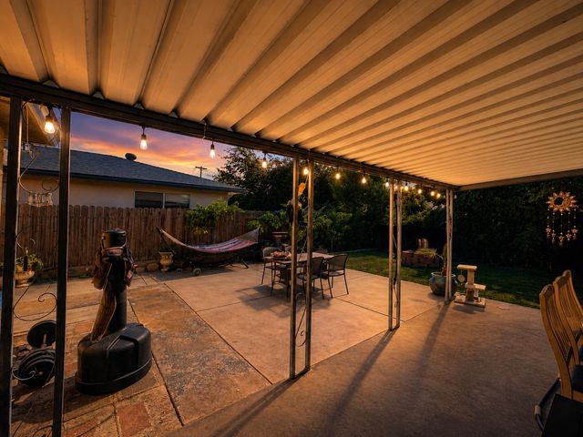 945 S 1st Street, Kerman, CA 93630