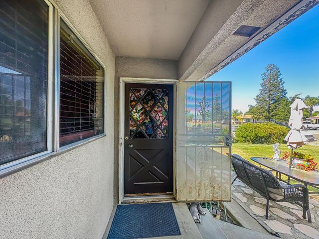 945 S 1st Street, Kerman, CA 93630