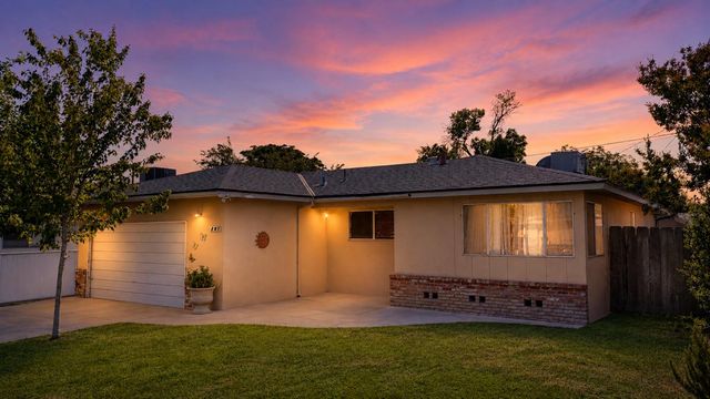 945 S 1st Street, Kerman, CA 93630
