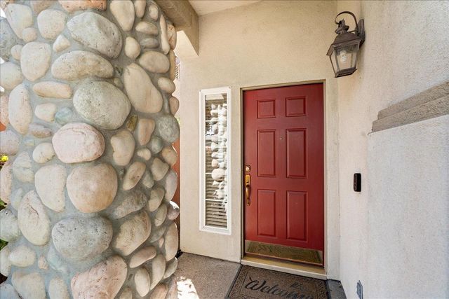 12012 Gold Pointe Ln, Gold River, CA 95670