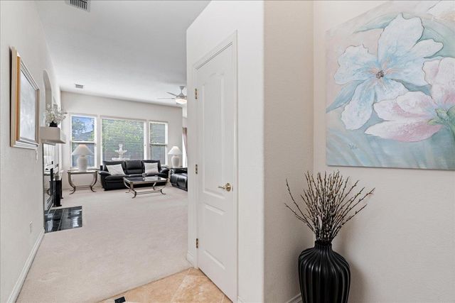 12012 Gold Pointe Ln, Gold River, CA 95670