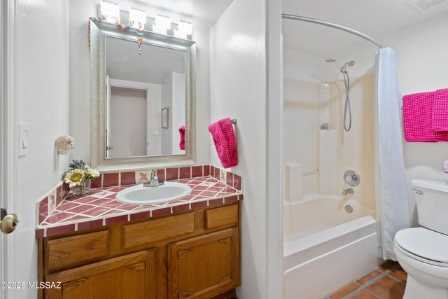 10482 E Wayne Moody Lane, Tucson, AZ 85747