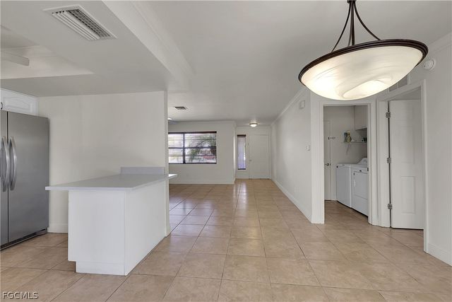 2122 SW Santa Barbara PL, Cape Coral, FL 33991