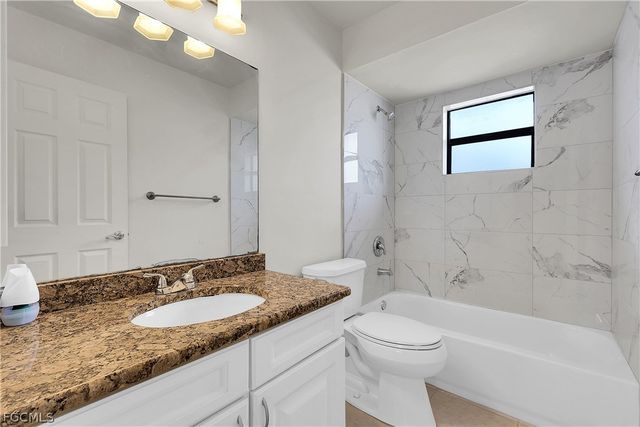 2122 SW Santa Barbara PL, Cape Coral, FL 33991